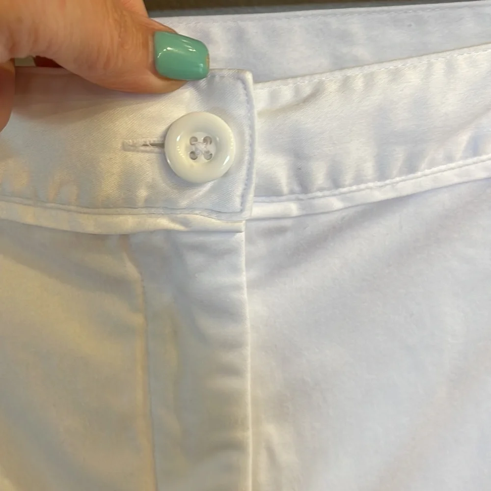 Maggie Barnes for CATHERINES  White TUMMY CONTROL white stretch cotton Capri 24W